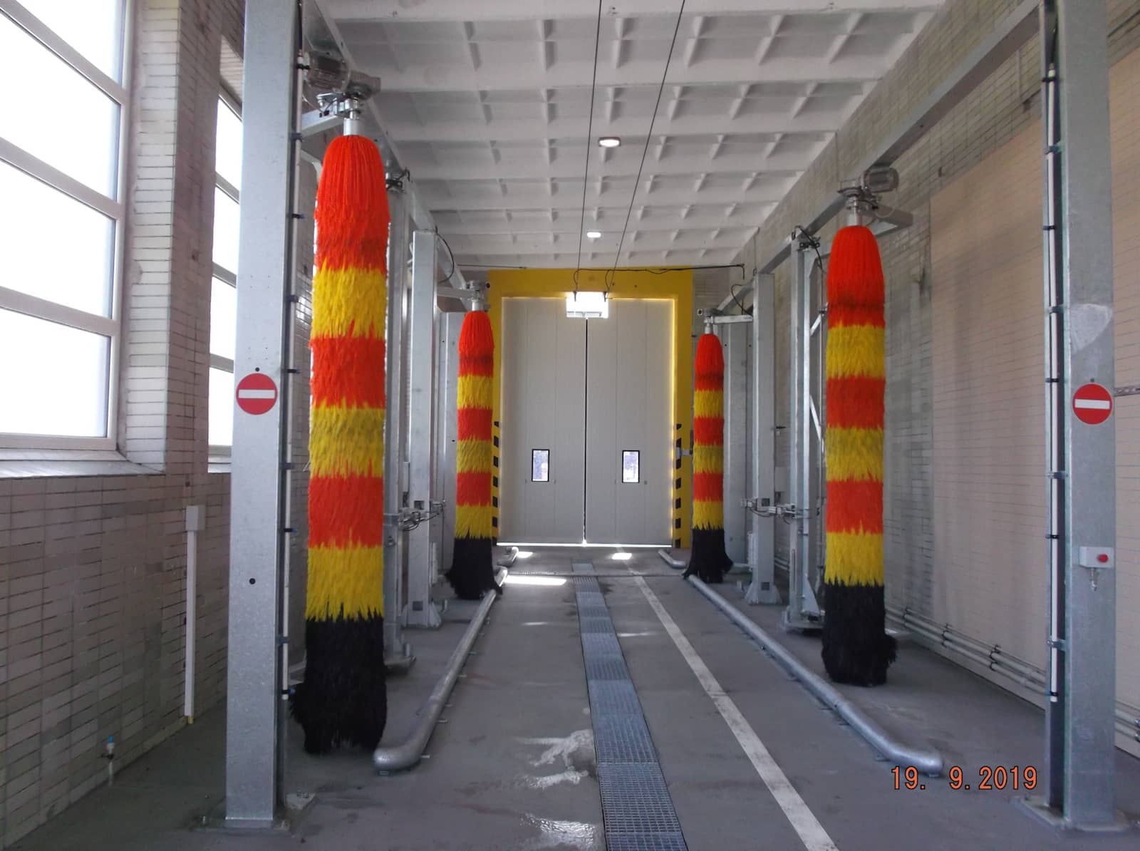 View of the vehicle and bus wash in the MHD HK area