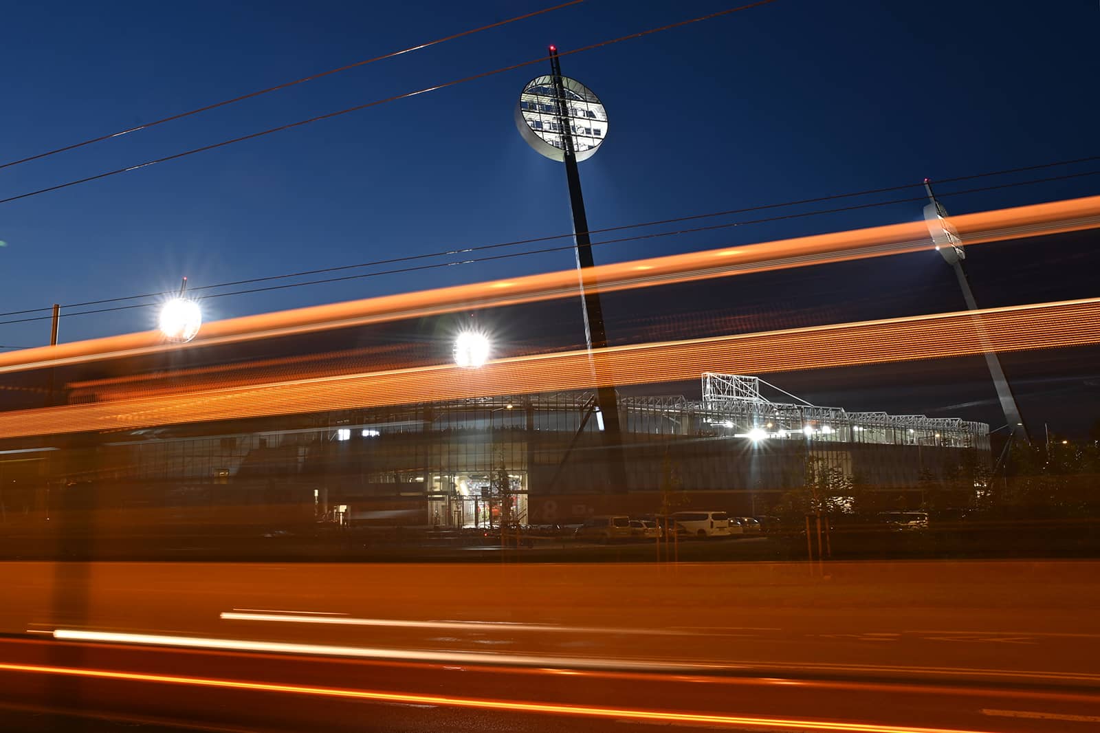 MHD projíždí kolem Malšovické arény