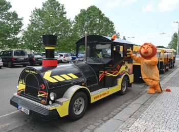 Turistický vláček se lvem Gustíkem